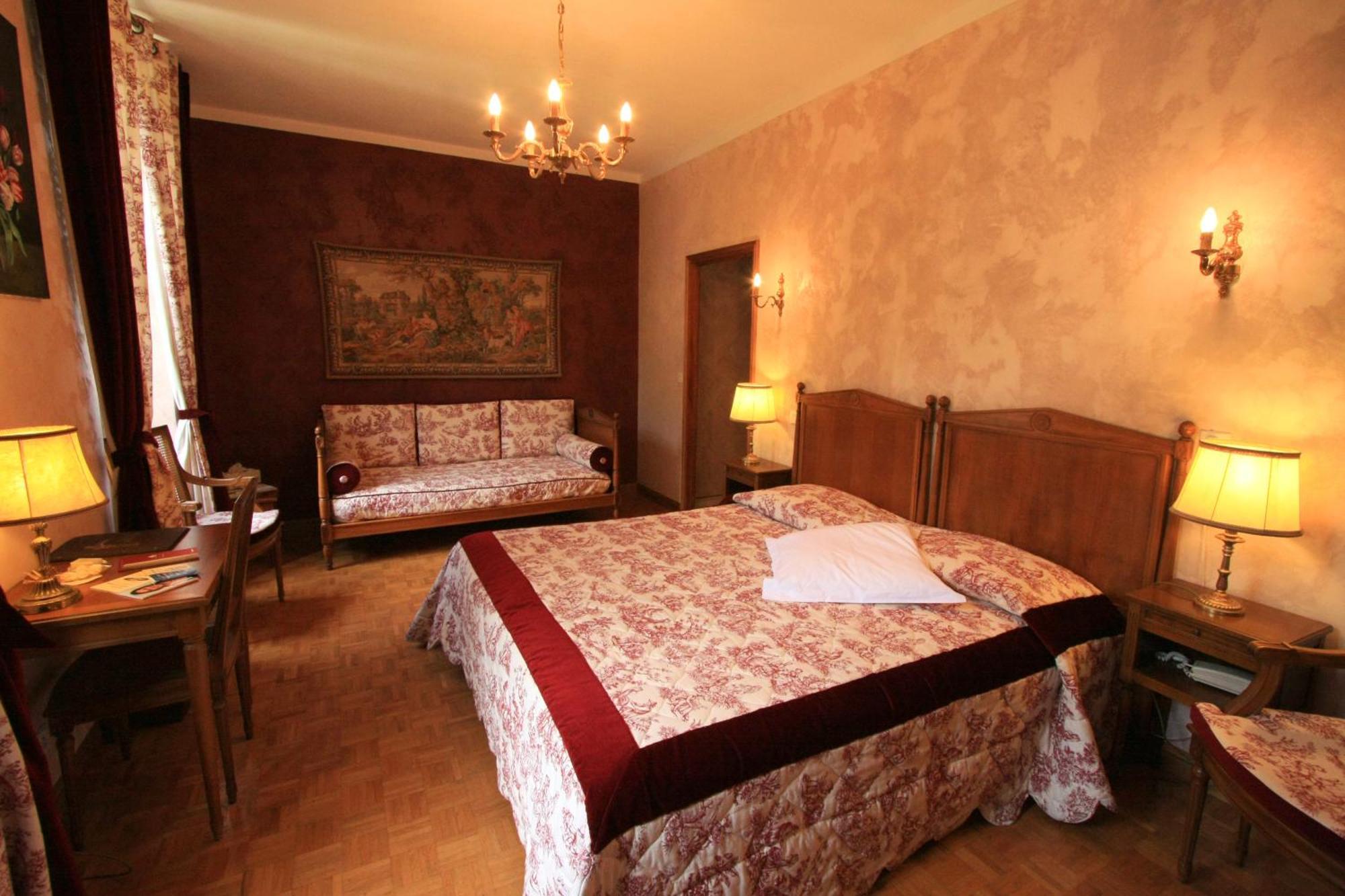 Logis Hostellerie Du Grand Duc Hotel Restaurant Gincla Номер фото